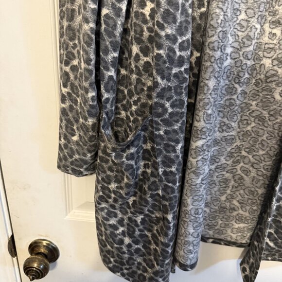 Zenana Leopard Print Cardigan – Plus Size 1X, NWT, Lightweight Statement Layer - Picture 3 of 4